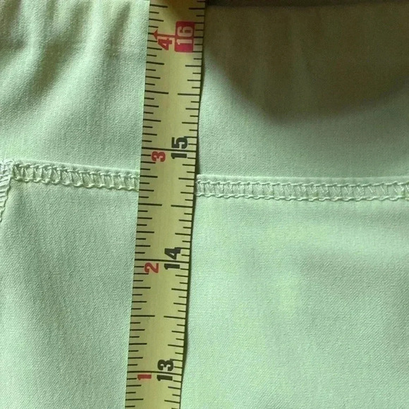 Adidas bright yellow women’s skort size 6 - like new - back pocket - Picture 7 of 7